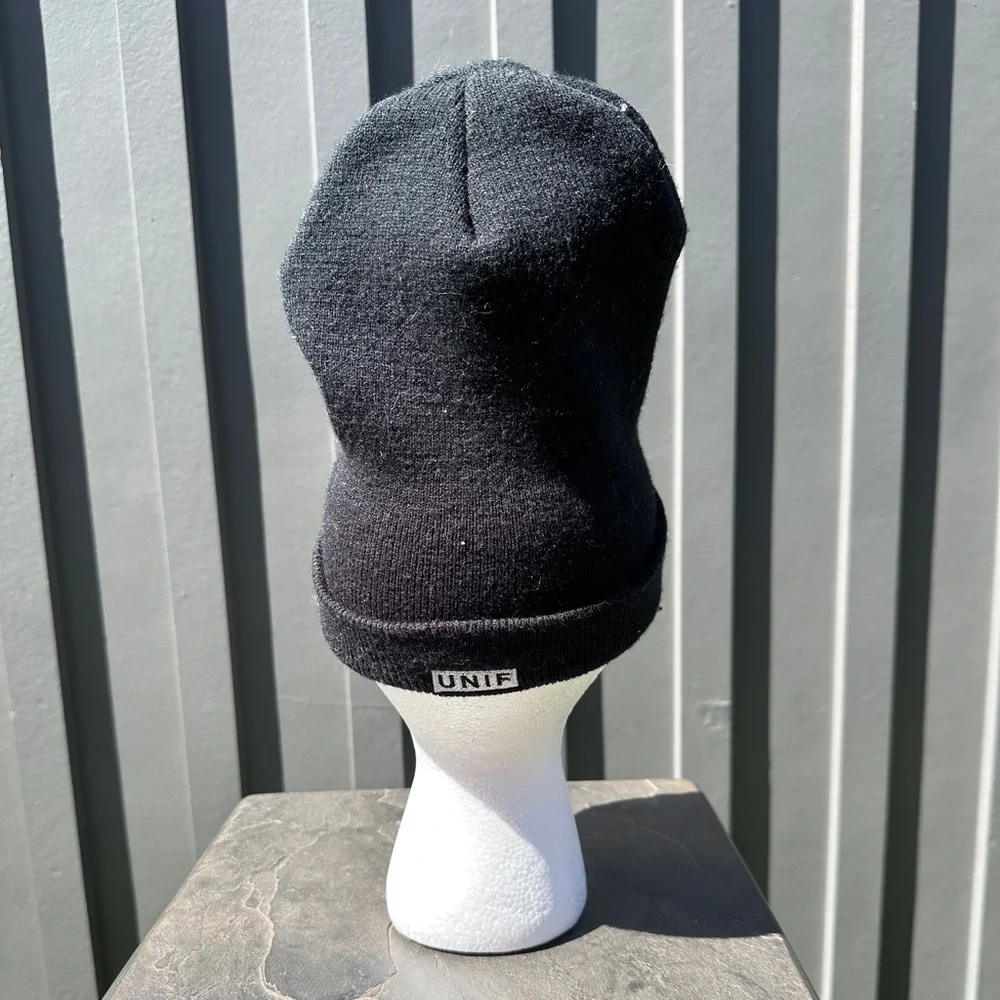 UNIF black acrylic